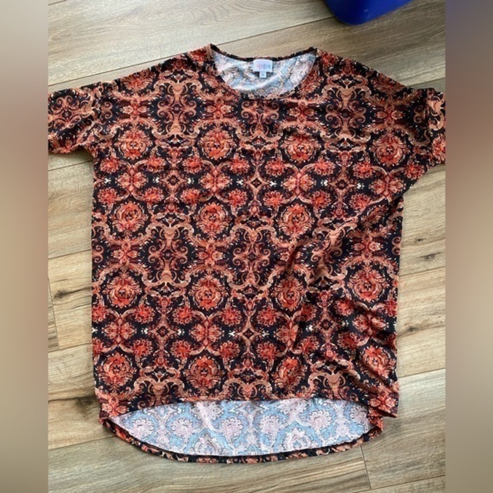 Lula Roe paisley orange basic shirt size m